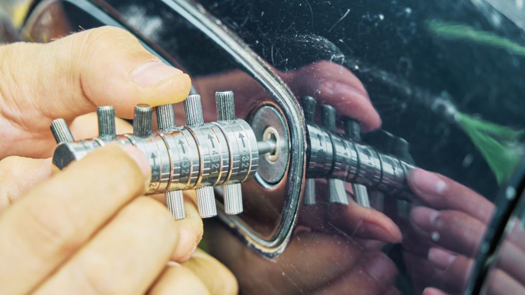 Automotive locksmith in Edmond for car key replacements